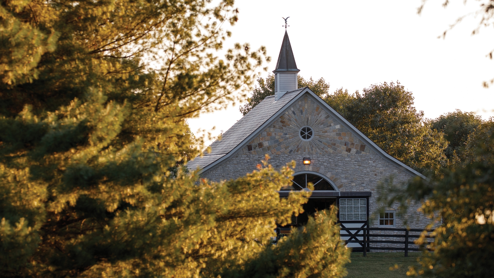 私たちについて - Coolmore