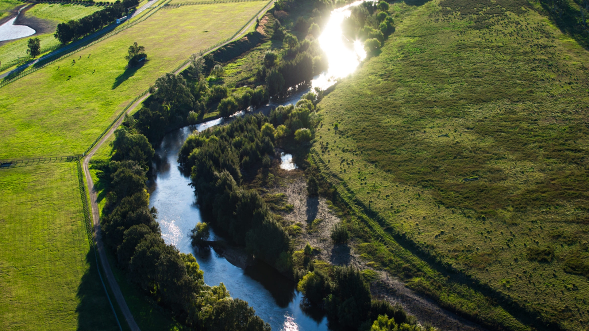 私たちについて - Coolmore